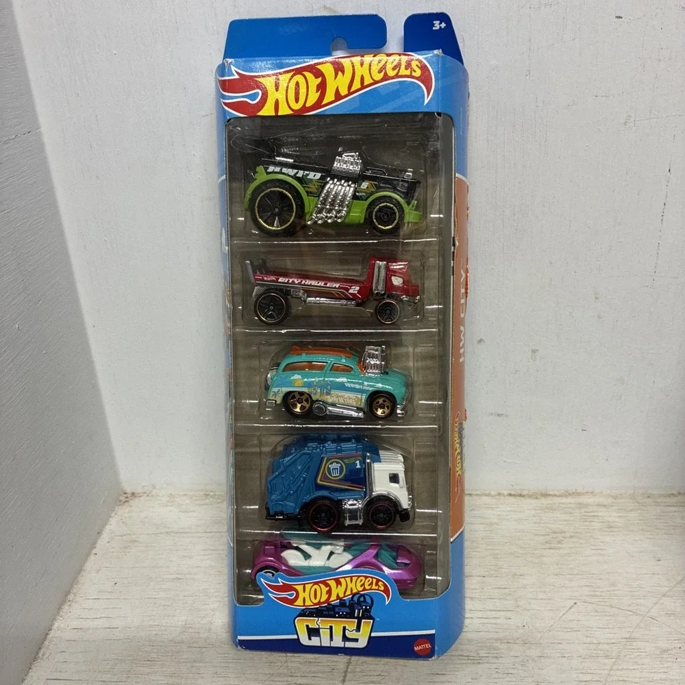 Mattel Hot Wheels City 5 car Truck Set NEW Factory Sealed HFV89 2021